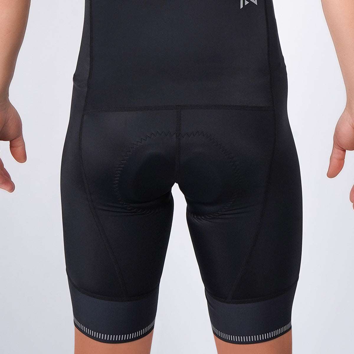 PANTALONETA GREGARIO NEGRA LINEAS PLATA MUJER